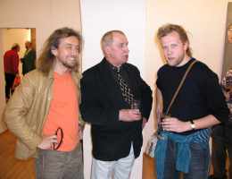 "Neozdobíme to jednou Kvíčalou?"  řekl mistr.