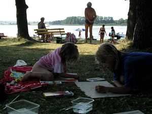 Účastníci workshopů na pláži Ostende