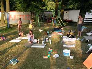 Účastníci workshopů na pláži Ostende