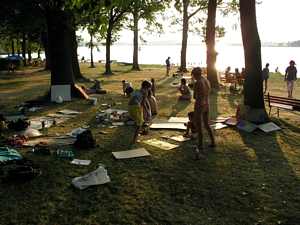 Účastníci workshopů na pláži Ostende