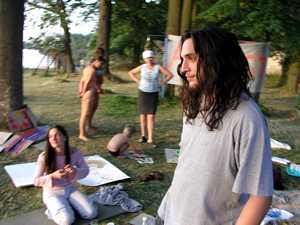 Účastníci workshopů na pláži Ostende